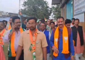 Screenshot_20231105_161919_WhatsApp-768x540-1-300x211 भाजपा का सघन जनसपर्क जारी, मिला रहा भरपुर जनसमर्थन और आशीर्वाद, क्षेत्र के विकास मे बाधक बन रही कांग्रेस -श्याम बिहारी