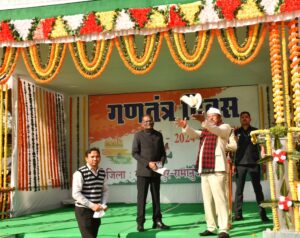 IMG-20240126-WA0496-300x238 75वें गणतंत्र दिवस के अवसर पर आदिम जाति कल्याण तथा कृषि मंत्री  रामविचार नेताम ने ध्वजारोहण कर ली परेड की सलामी*