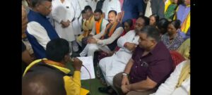 Screenshot_2024-09-28-11-11-21-10_6012fa4d4ddec268fc5c7112cbb265e7-300x135 सर्व आदिवासी समाज, मृतक के परिजन और स्वास्थ्य मंत्री और विधायकों एवम प्रशासनिक अधिकारियों के बीच हुई बैठक,,