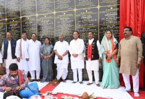 IMG-20241002-WA0547-300x204 महात्मा गांधी के सपनों को पूरा कर रहे हैं देश के प्रधानमंत्रीः मुख्यमंत्री श्री विष्णुदेव साय