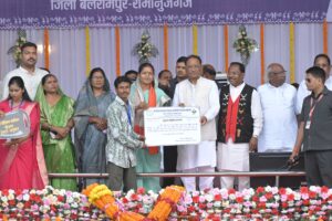 IMG-20241002-WA0553-300x200 महात्मा गांधी के सपनों को पूरा कर रहे हैं देश के प्रधानमंत्रीः मुख्यमंत्री श्री विष्णुदेव साय