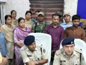 IMG-20241003-WA0520-300x225 लूट/डकैती करने वाले अन्तर्राज्जीय गिरोह के विरुद्ध बलरामपुर-रामानुजगंज पुलिस को मिली ऐतिहासिक सफलता, रामानुजगंज स्थित राजेश ज्वेलर्श में हुई दिनदाहाडे लूट के आदतन आरोपी पुलिस के गिरफ्तार