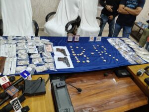 IMG-20241003-WA0521-300x225 लूट/डकैती करने वाले अन्तर्राज्जीय गिरोह के विरुद्ध बलरामपुर-रामानुजगंज पुलिस को मिली ऐतिहासिक सफलता, रामानुजगंज स्थित राजेश ज्वेलर्श में हुई दिनदाहाडे लूट के आदतन आरोपी पुलिस के गिरफ्तार