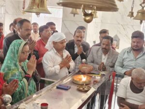 IMG-20241123-WA0429-300x225 भाजयुमो के द्वारा भाजपा के वरिष्ठों के साथ सामूहिक हवन पूजा एवं हनुमान चालीसा का आयोजन किया गया ।