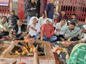 IMG-20241123-WA0430-300x225 भाजयुमो के द्वारा भाजपा के वरिष्ठों के साथ सामूहिक हवन पूजा एवं हनुमान चालीसा का आयोजन किया गया ।