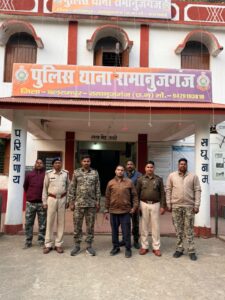 IMG-20241209-WA0451-225x300 शासकीय राशि गबन करने के मामले में रामानुजगंज पुलिस की बड़ी कार्यवाही, राशि गबन करने वाले मुख्य आरोपी एस डीओ. सजय कुमार नायकर गिरफ्तार