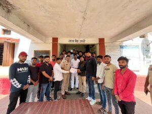 IMG-20250304-WA0574-300x225 जनपद सदस्य निर्वाचित होने के बाद विजय जुलूस के दौरान   अपमानजनक शब्द के प्रयोग करने के विरुद्ध भाजपा युवा मोर्चा के जिला महामंत्री के नेतृत्व में बड़ी संख्या में भाजपा कार्यकर्ताओं के द्वारा थाना प्रभारी को ज्ञापन सौंप कर  कार्रवाई करने की मांग की।